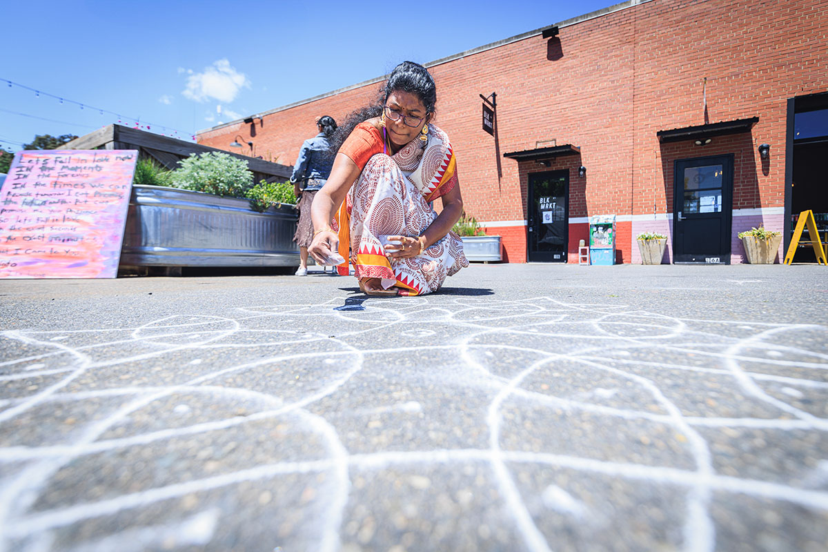 Umayal Art brings the South Indian tradition of drawing Kolams on the ground to BOOM. It is a sacred geometry with dots and lines that represent our infinite nature and potential to become limitless, when we embody our oneness.